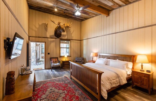 Mountain Home Cabin | Y.O. Ranch Headquarters