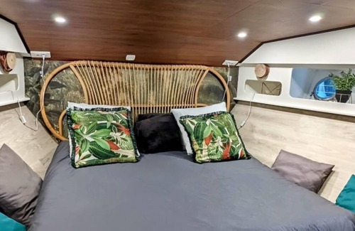 Guernes House | Yacht avec JACUZZI privatif pour amoureux L Odysea