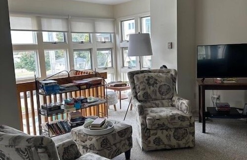 Pentwater Apartment | Yacht View Overlooking Pentwater Lake