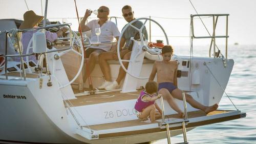 Rovinj Boat Rental | Yacht Z6 Dolcevita