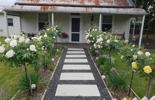 Apsley House | Yallamatta Bed and Breakfast
