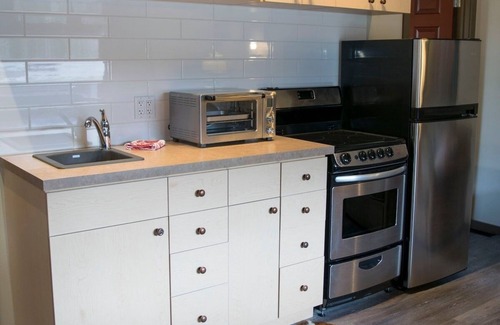 Dead Man's Flats Condo | Yam 16/17 - 2 Bedroom King/Queen