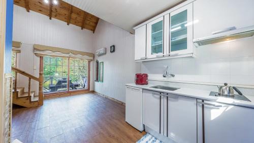 Yangyang House | Yangyang hwansangeui seong pension