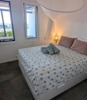 Lavreotiki Apartment | Yanna & Peri Aegean Breeze Retreat