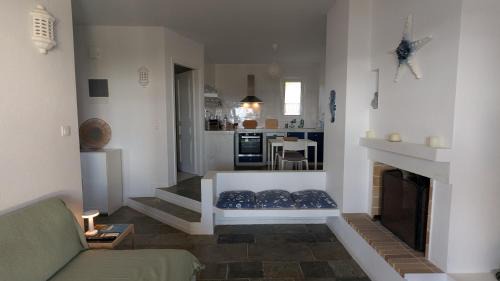 Lavreotiki Apartment | Yanna & Peri Aegean Breeze Retreat