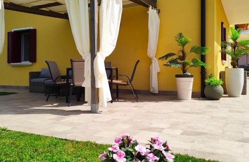 Noventa di Piave Apartment | YARD 151