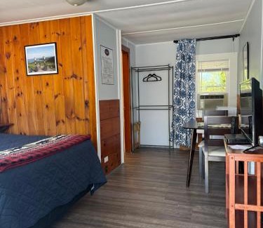 Searsport Hotel | Yardarm Motel