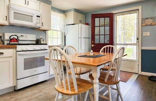 West Yarmouth House | Yarmouth Escape - Near Seagull Beach/Pet Friendly
