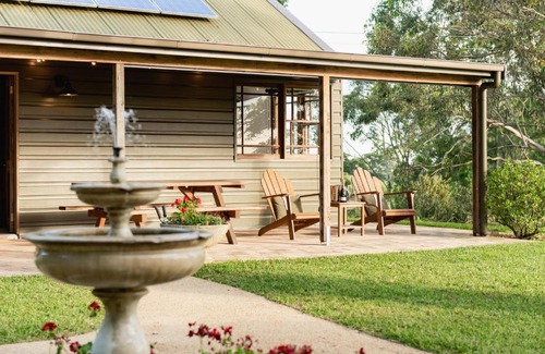 Jaspers Brush House | Yarrawong The Barn near Berry