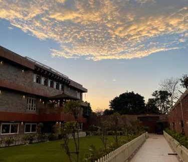 Gonda Resort | Yashmay Villa Club & Resort