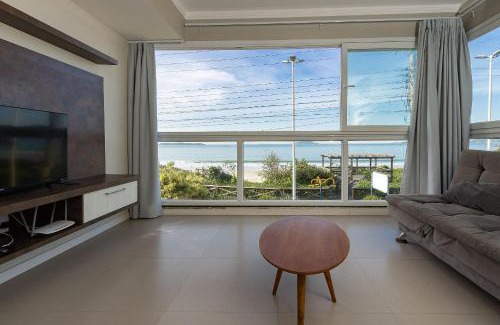 Quatro Ilhas Apartment | Yasmin 102 – Lindo Apartamento com Vista Panorâmica para o Mar em Quatro Ilhas, com Roupa de Cama e Toalhas Inclusas.
