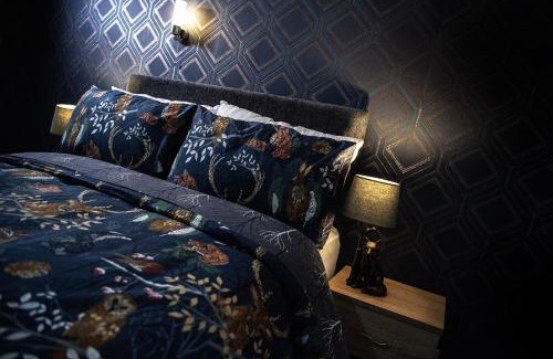 Ashbourne House | Ye Olde Vaults