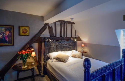 Portsmouth Hotel | Ye Spotted Dogge