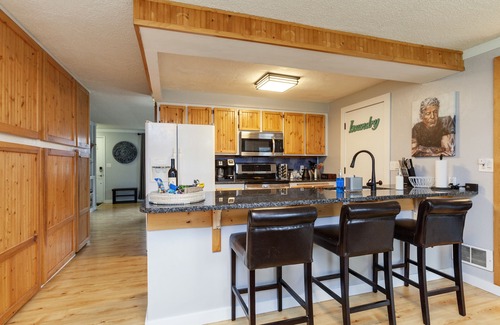 Florence House | Year Round Fun - Dog Friendly!