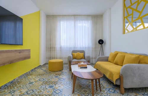 Gemmayzeh Apartment | Yelloscape/Gemmayze
