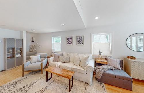 Meredith House | Yellow Door Cottage