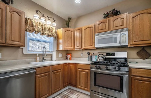 Central Oklahoma City House | Yellow Stone Western Themed Retreat! By Fairgrounds & Downtown OKC - WiFi!