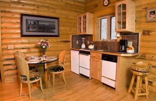 Emigrant Cabin | Yellowstone Montana Cabin Retreat Beauty of Paradise Valley!