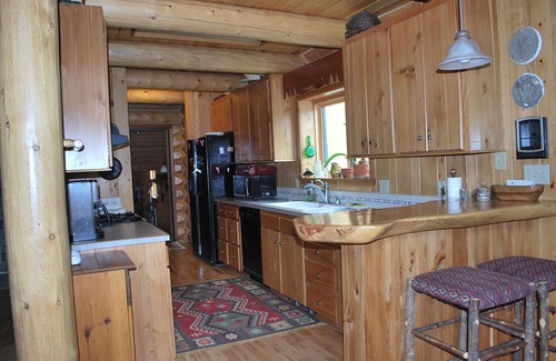 Emigrant Cabin | Yellowstone Mountain Lodge, 20 miles from Yellowstone National Park, sleeps 8