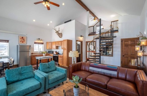 Emigrant Cabin | Yellowstone Sky Cabin