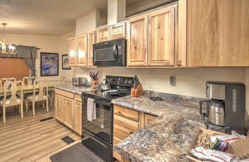 Gardiner House | Yellowstone Street River House 3 Bedroom 2 Bathroom at Yellowstone Park Entrance