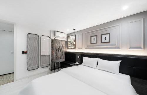 Gwangju Hotel | Yeogieottae Gwangju Baegun branch
