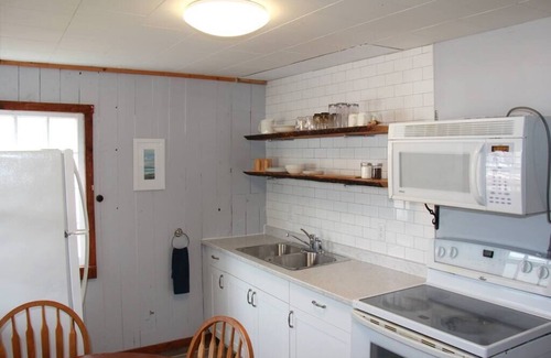 Bay View House | Yeomans By The Caves - Rustic Cottage