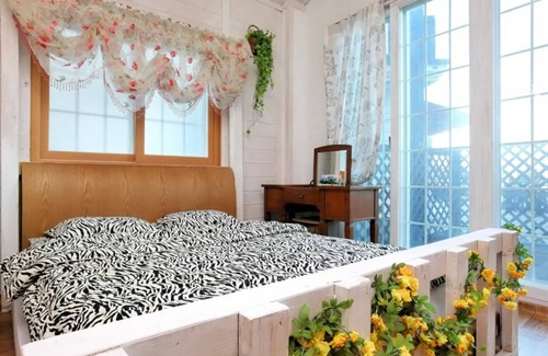 Yeongdeok House | Yeongdeok Hill Pine Pension