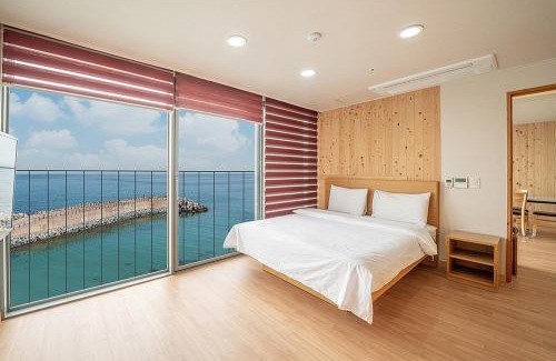 Yeongdeok House | Yeongdeok Hillington Hotel Resort Pension