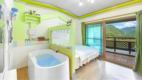 Yeongwol House | Yeongwol gangeulpumeunsoo pension