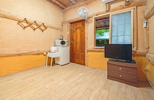 Gimsatgat House | Yeongwol Wood Valley Pension