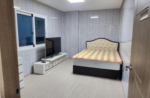 Naegi House | Yeosu Art Village 705 Pension