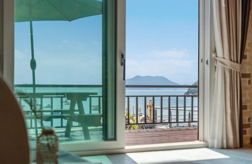 Dolsan-eup House | Yeosu Arum Oceanview Whole House Pension