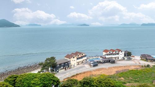 Hwajeong House | Yeosu Baraboda Ocean View Pension