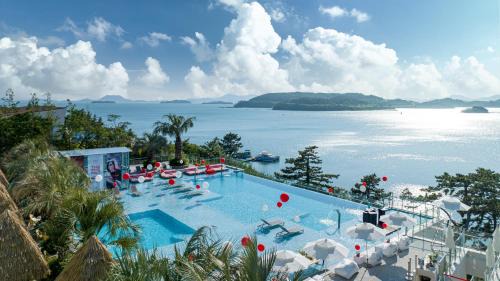 Dolsan-eup Hotel | Yeosu Calacatta Hotel & Resort