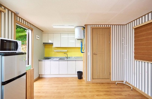 Dolsan-eup House | Yeosu Dolsan Healing Pension