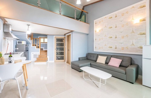 Dolsan-eup House | Yeosu Falling in Blue Ocean View Pension