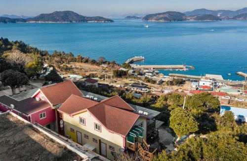 Hamgumi House | Yeosu Geumo Island Village Pension Former Dongbaekgol
