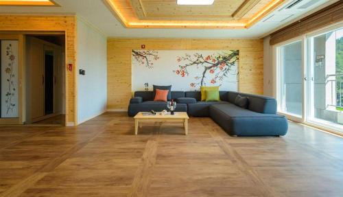 Yeosu House | Yeosu Sora Noeul Pension