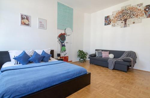 Favoriten Apartment | Yeshello Apartment near Central Station