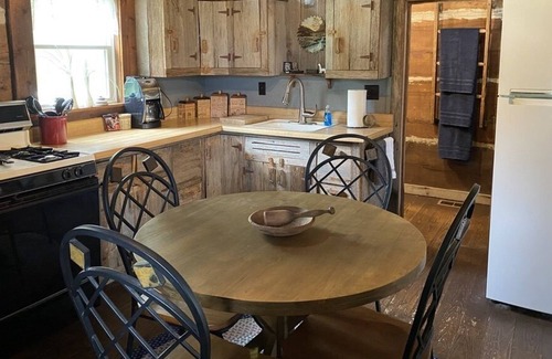 Columbia City Cabin | Yesterday Cabin at Thrice Farms