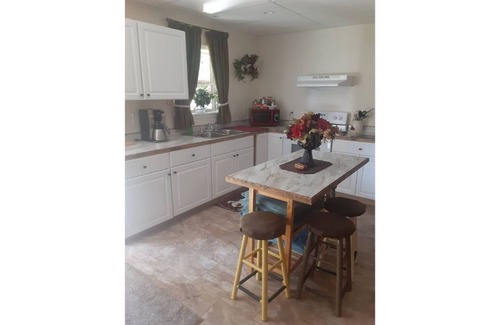 Young Harris House | Yewitcenter - "The Burrow" - PETS GO 4 FREE!