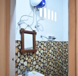 Karong Hotel | YJ Hillock Cottage Resort
