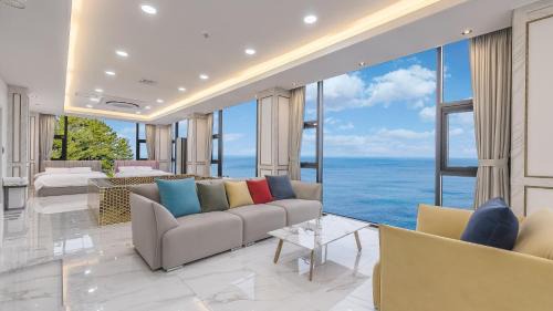 Yeongdeok Villa | yongdeok marryel poolvilla