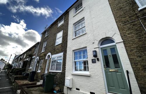 Cowes House | York Street