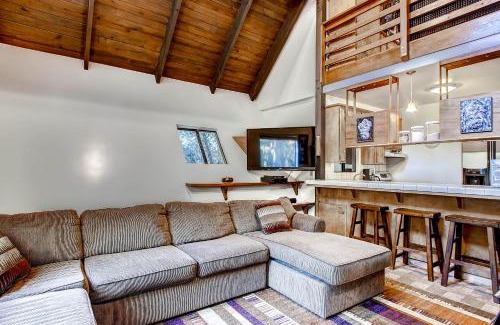 North Wawona House | Yosemite's Creekside Birdhouse