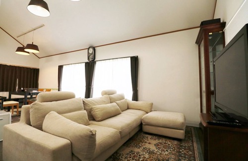 Ito House | You can also have a private villa BBQ surrounded b - Smart House Forest Hills / Ito Shizuoka