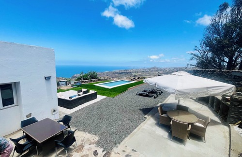 Santa Maria de Guia de Gran Canaria Villa | You have arrived in paradise, so relax and enjoy, peace and pool!