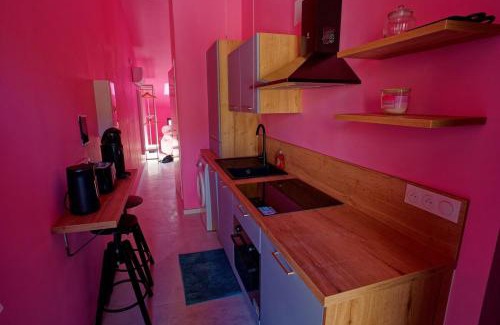 Verdun Apartment | You in colors - Sky of love & private Jacuzzi