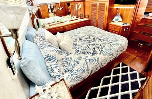 Marathon Boat Rental | You won’t forget your time in this romantic, memorable place. Best place in Keys